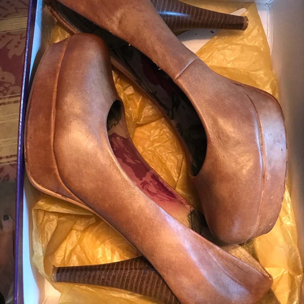 Madden Girl Pumps Size 9